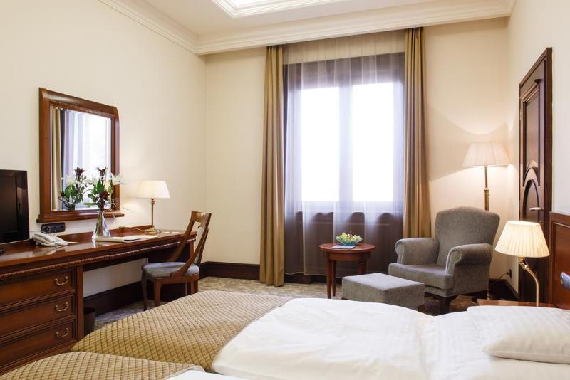 Andrássy Kúria&Spa Tarcal Exterior foto A room at the hotel