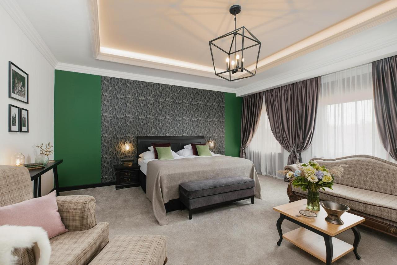 Andrássy Kúria&Spa Tarcal Exterior foto A bedroom