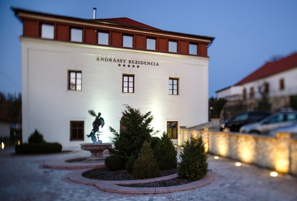 Andrássy Kúria&Spa Tarcal Exterior foto The seat of the county, the town of Andrychów